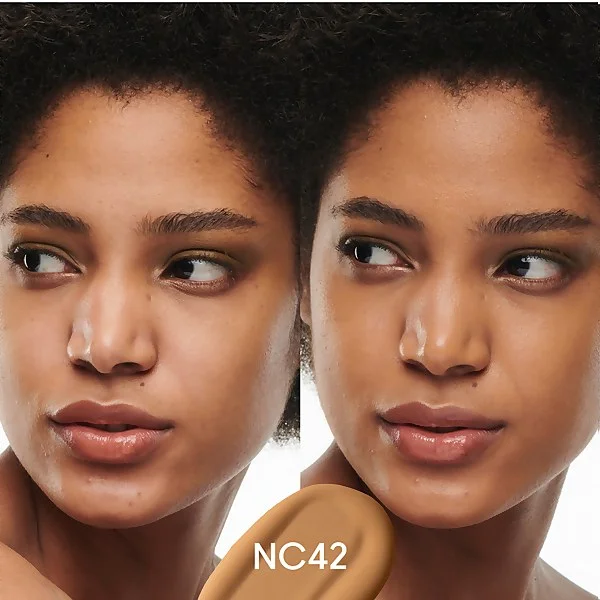 Тональная основа MAC Studio Radiance Serum-Powered, оттенок NC42 — фото 3
