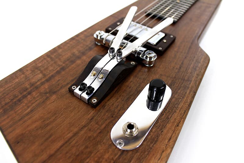 

Электрогитара Peters Art-deco palm lever lap steel,