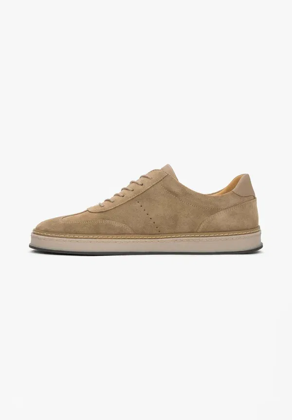 Кроссовки мужские Estro er00119202 40 trainers, бежевые