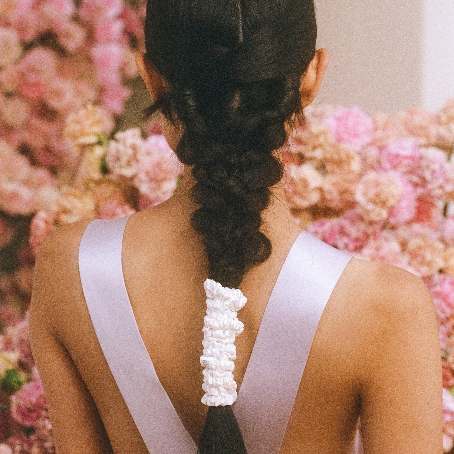Резинка для волос schmal scrunchies back to basics, reine seide - kupfer Slip, white, количество 1 шт. — фото 3
