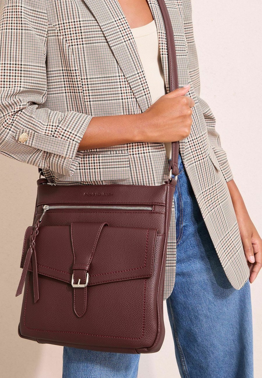 

Сумка кросс-боди Friends Like These Cross body bag, Tan Brown/Brown