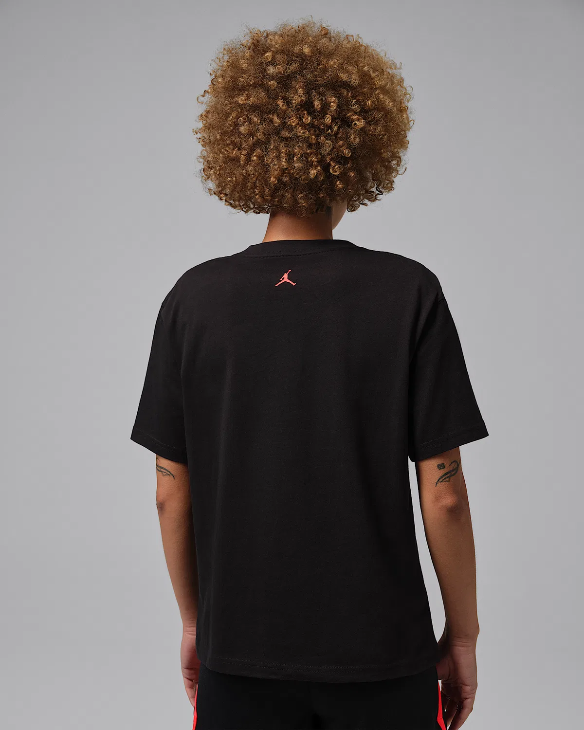 Женская футболка Dri-FIT с принтом Jordan Sport Heritage, Black/Infrared 23 — фото 2