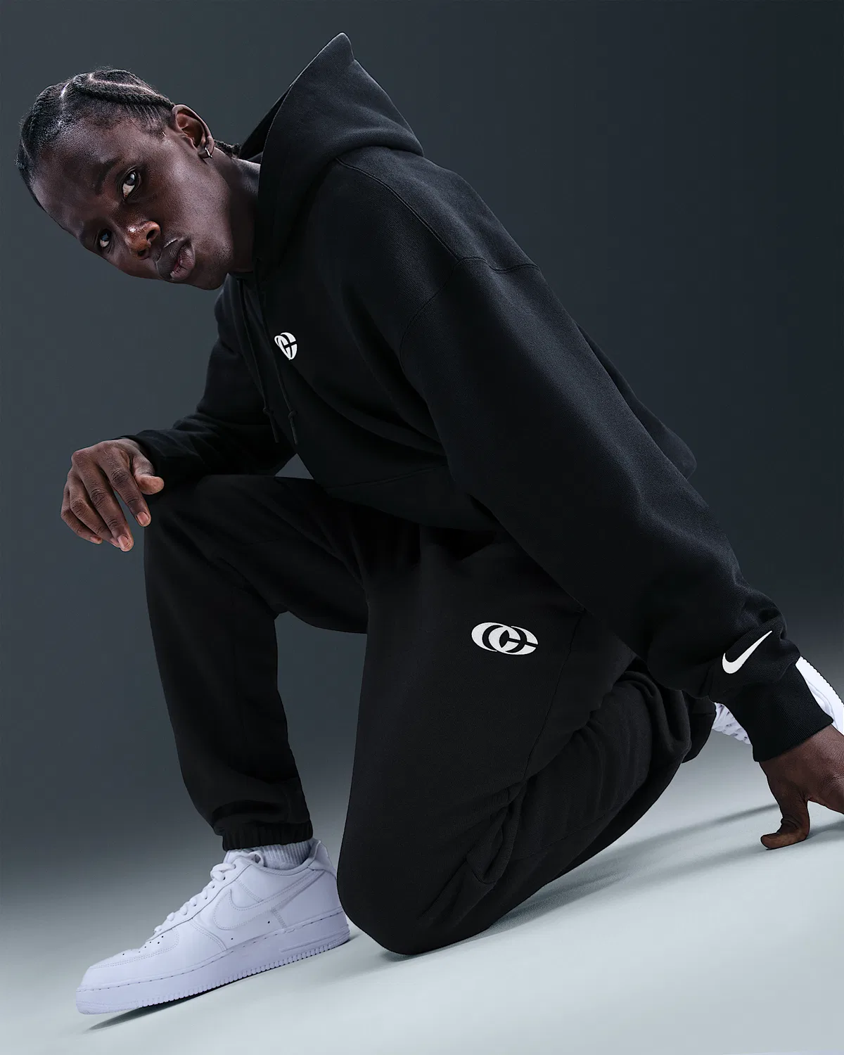 Nike Fleece Cuffed Basketball Pants Caitlin Clark, Black/Sail — фото 4