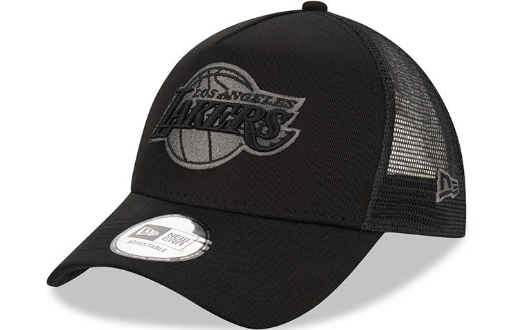 

New Era Бейсболка с вышитым логотипом