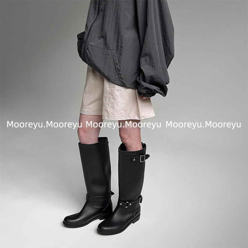 Высокие сапоги на каблуке 3 см женские Mooreyu Atelier, черные — фото 4