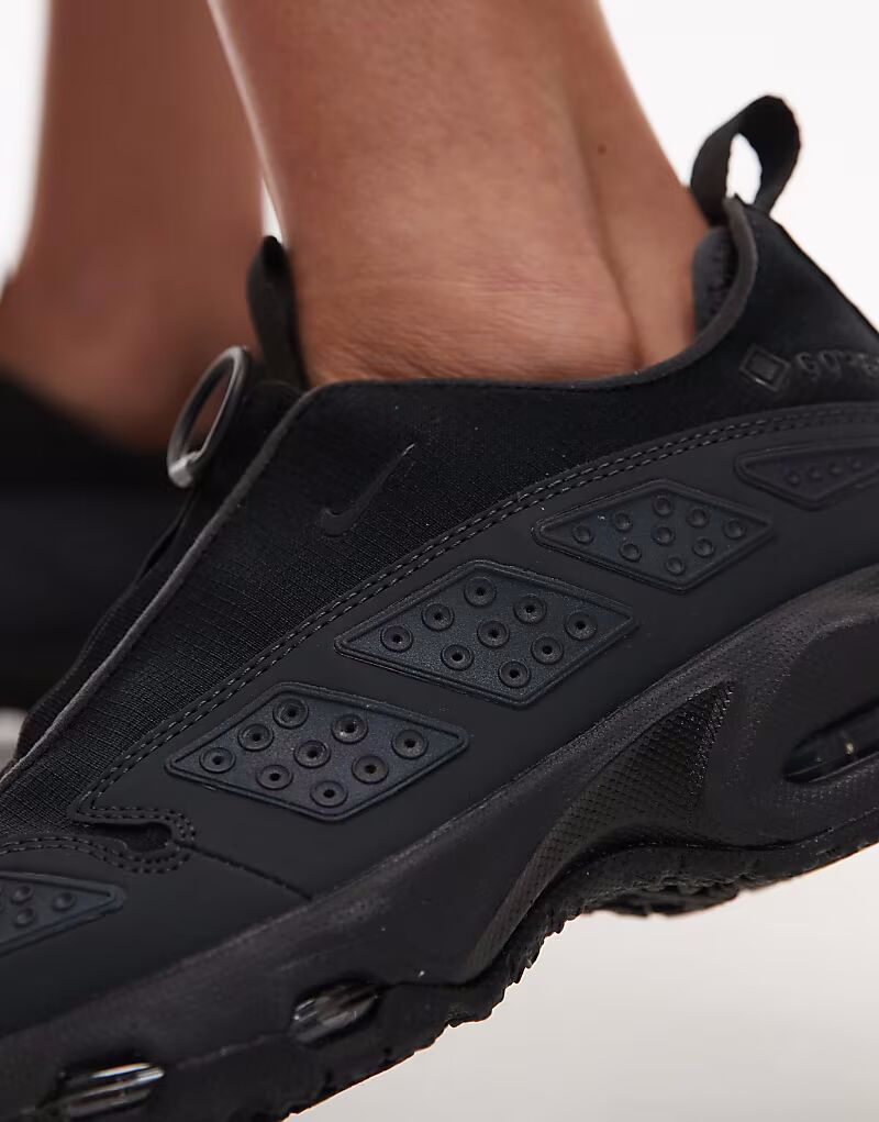 Кроссовки Nike Air Max SNDR GORE-TEX в цвете «тройной черный» — фото 2