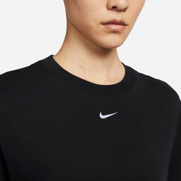 Платье (WMNS) Nike Sportswear Essential Short-sleeve T-Shirt Dress 'Black', черный — фото 3
