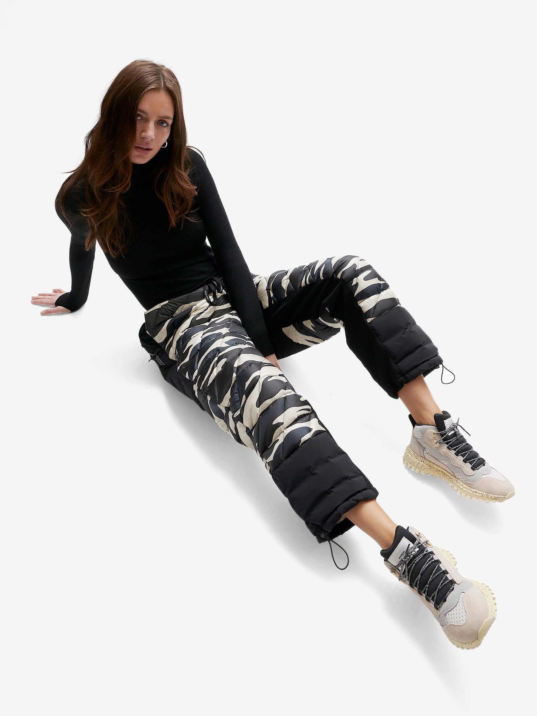 

Спортивные брюки W Hybrid Down - Зебра Holden, цвет zebra