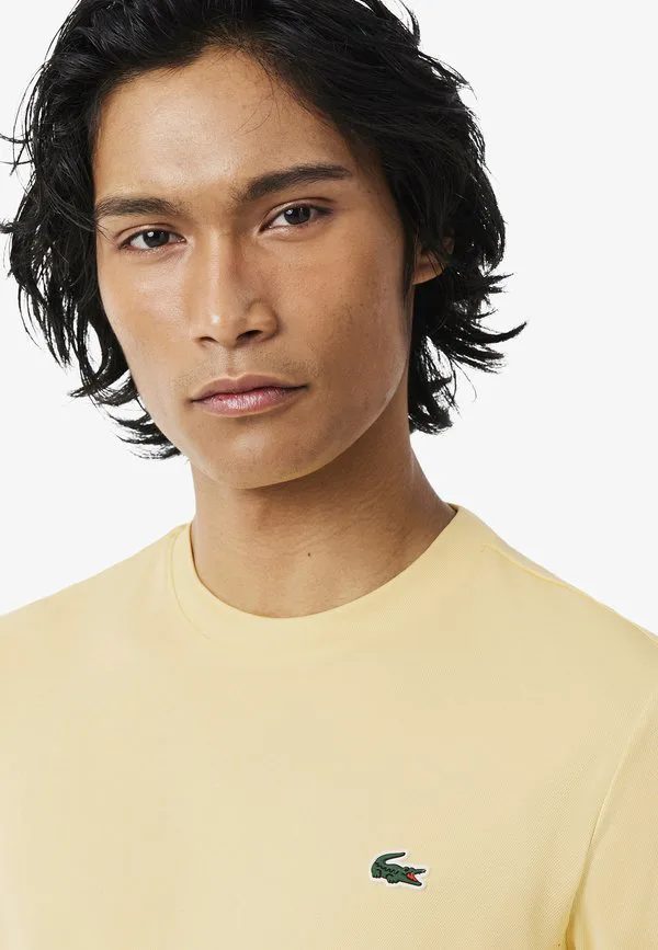Простая футболка Lacoste, Jaune-Zcm — фото 3