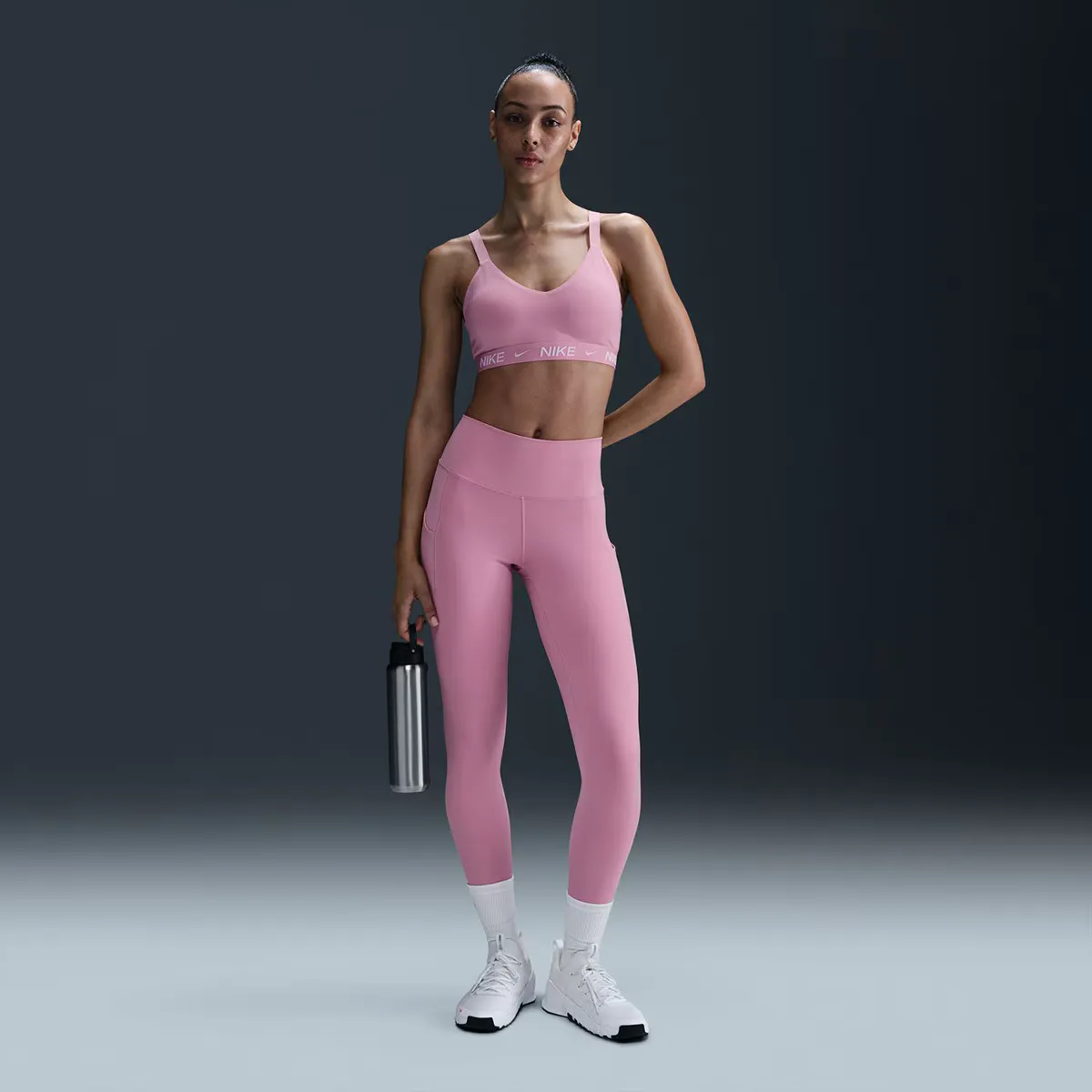 

Indy женский топ Nike со средней поддержкой, цвет Rosa