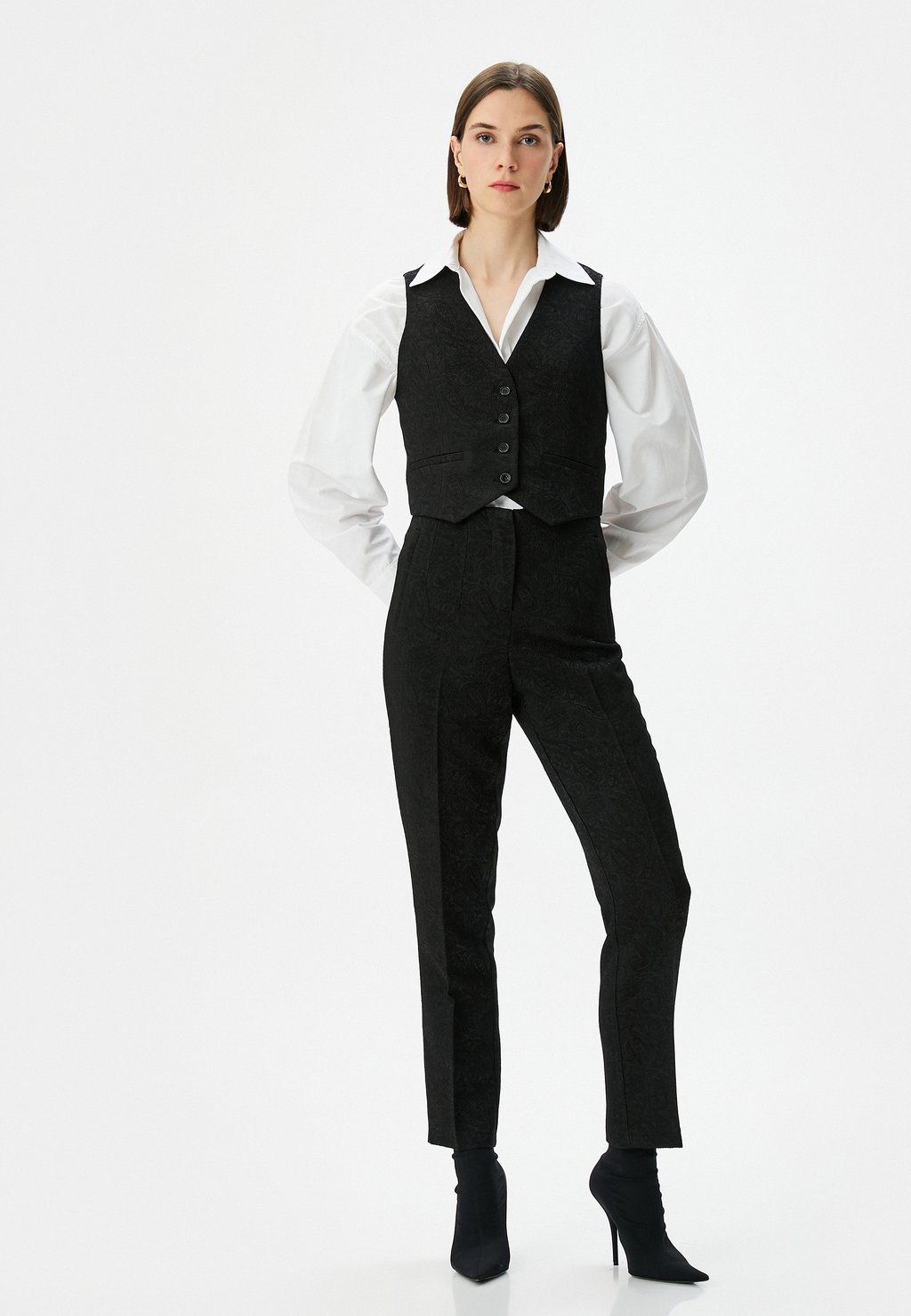

Жилет V NECK TISSUED POCKET DETAIL BUTTONED Koton, черный