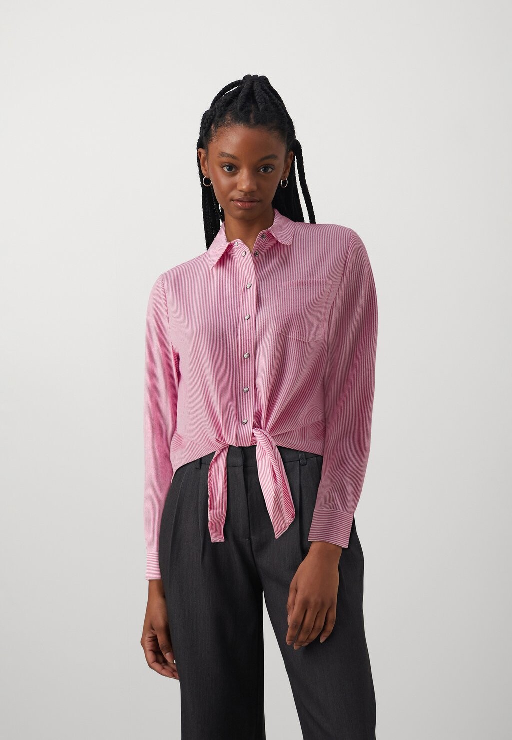 

Рубашка Onllecey Stripe Knot Shirt ONLY, цвет cloud dancer/raspberry rose