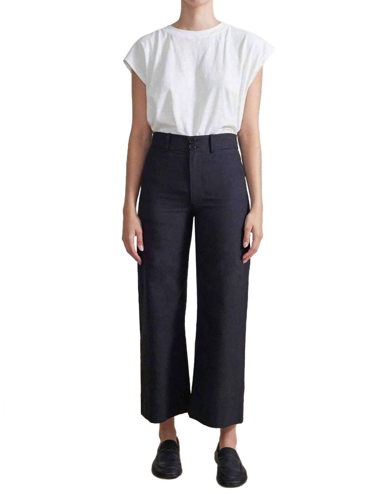 

Женские классические брюки Merida черные APIECE APART