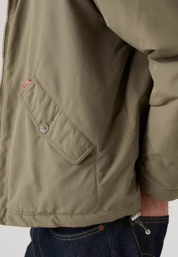 Куртка зимняя укороченная Levi'S Short Phantom, цвет темный фантом — фото 3