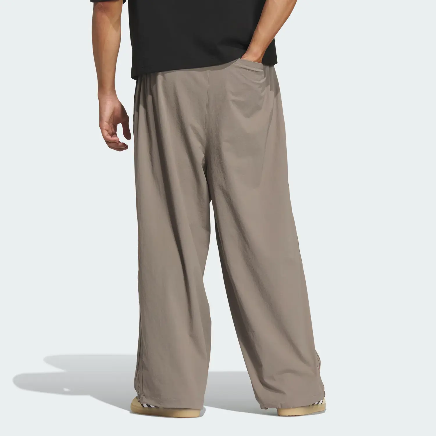 Брюки Parachute TROUSERS M спортивные мужские Adidas Originals, светло-серый — фото 3