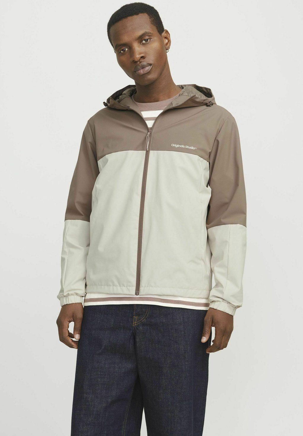 

Куртка для активного отдыха Jack & Jones, серо-коричневый
