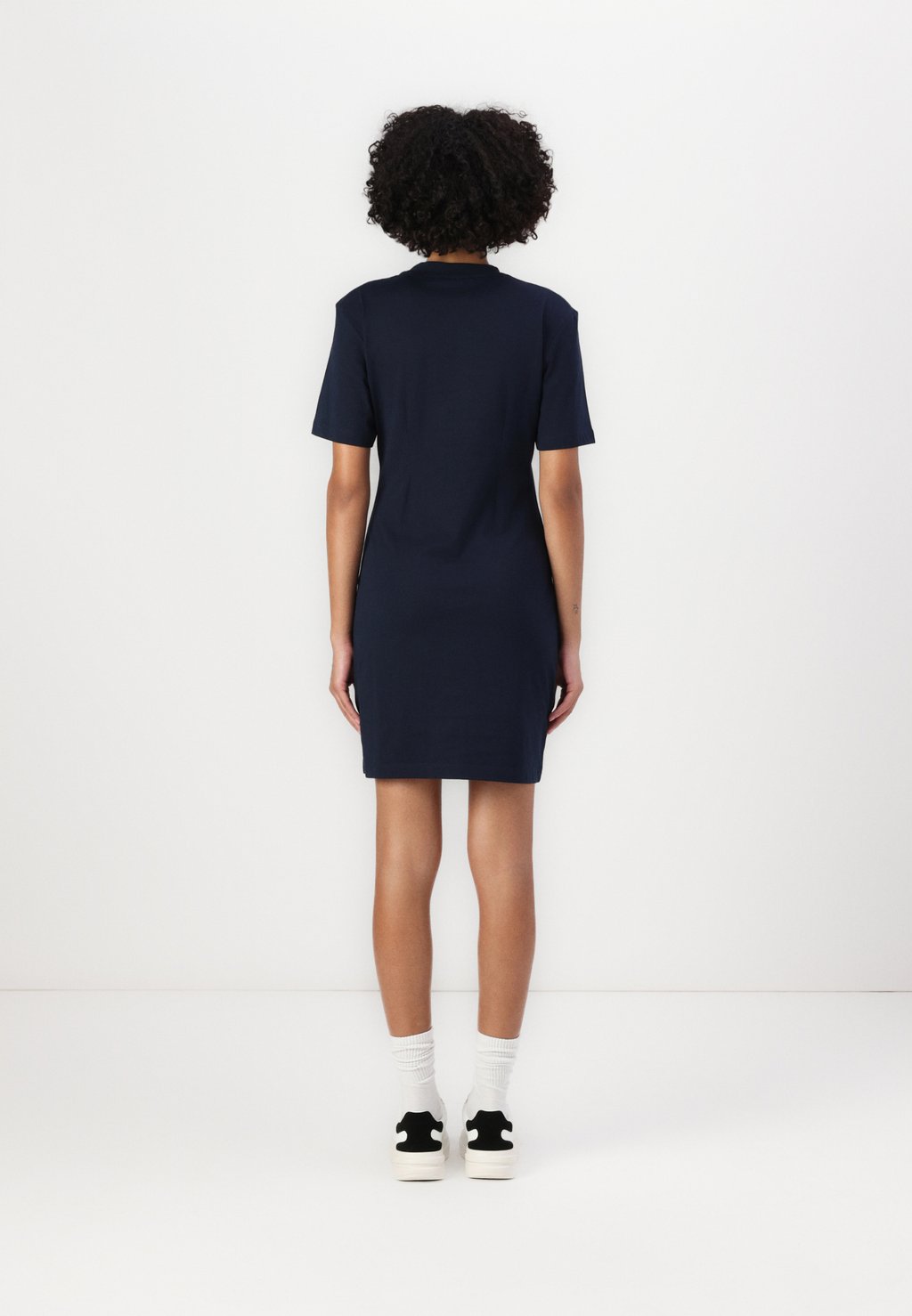 

Повседневное платье SCRIPT TEE DRESS Tommy Hilfiger, темно-синий