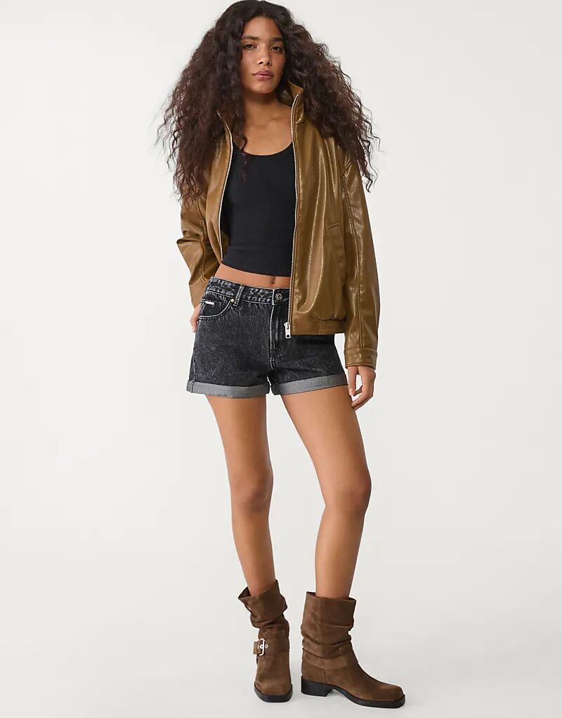 

Шорты Stradivarius D83 mom в черном цвете