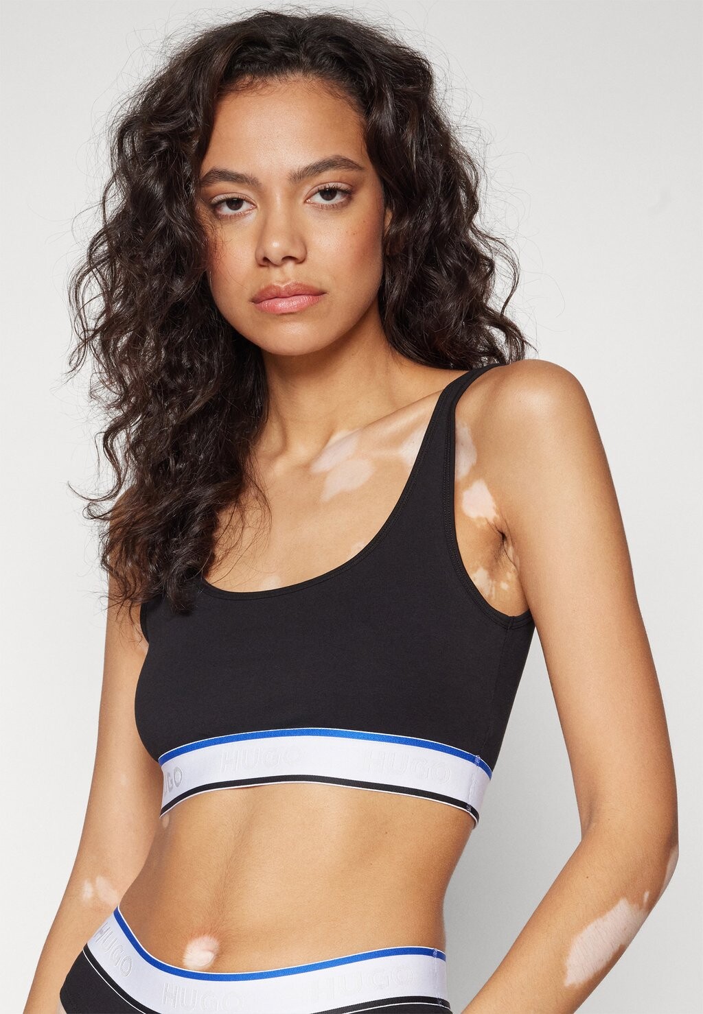 

Бюстгальтер BRALETTE HUGO, черный