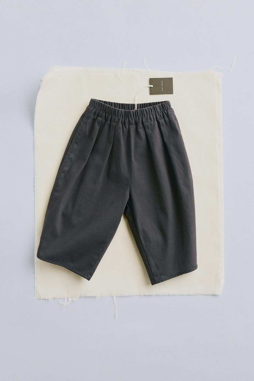 

Timelesz - брюки закругленные ZARA, темно-серый