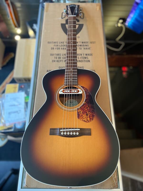 

Акустическая гитара Guild M-240E Troubador Acoustic/Electric Sunburst VSB