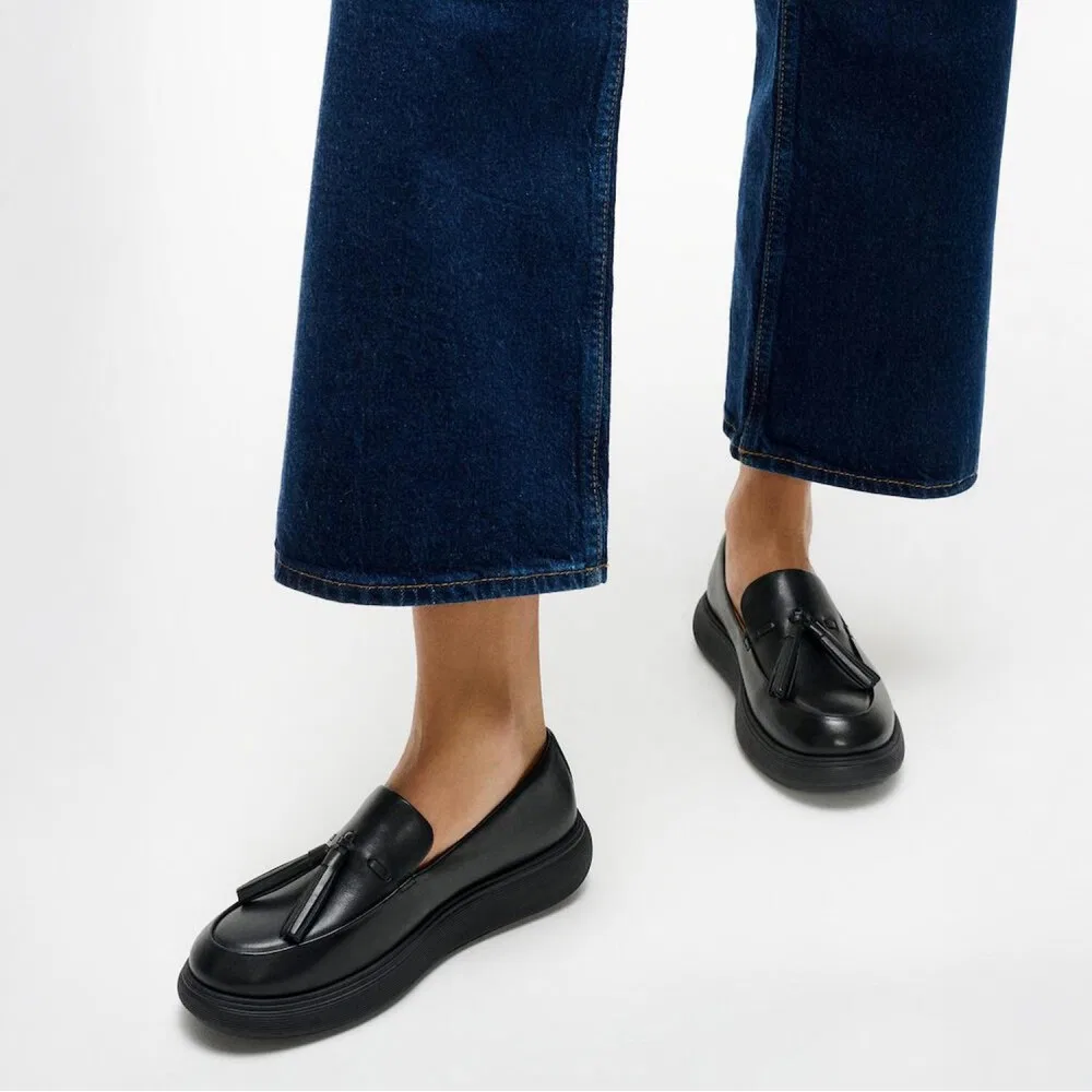 Мужские кожаные лоферы с кисточками IQ Comff полностью чёрные от Fitflop