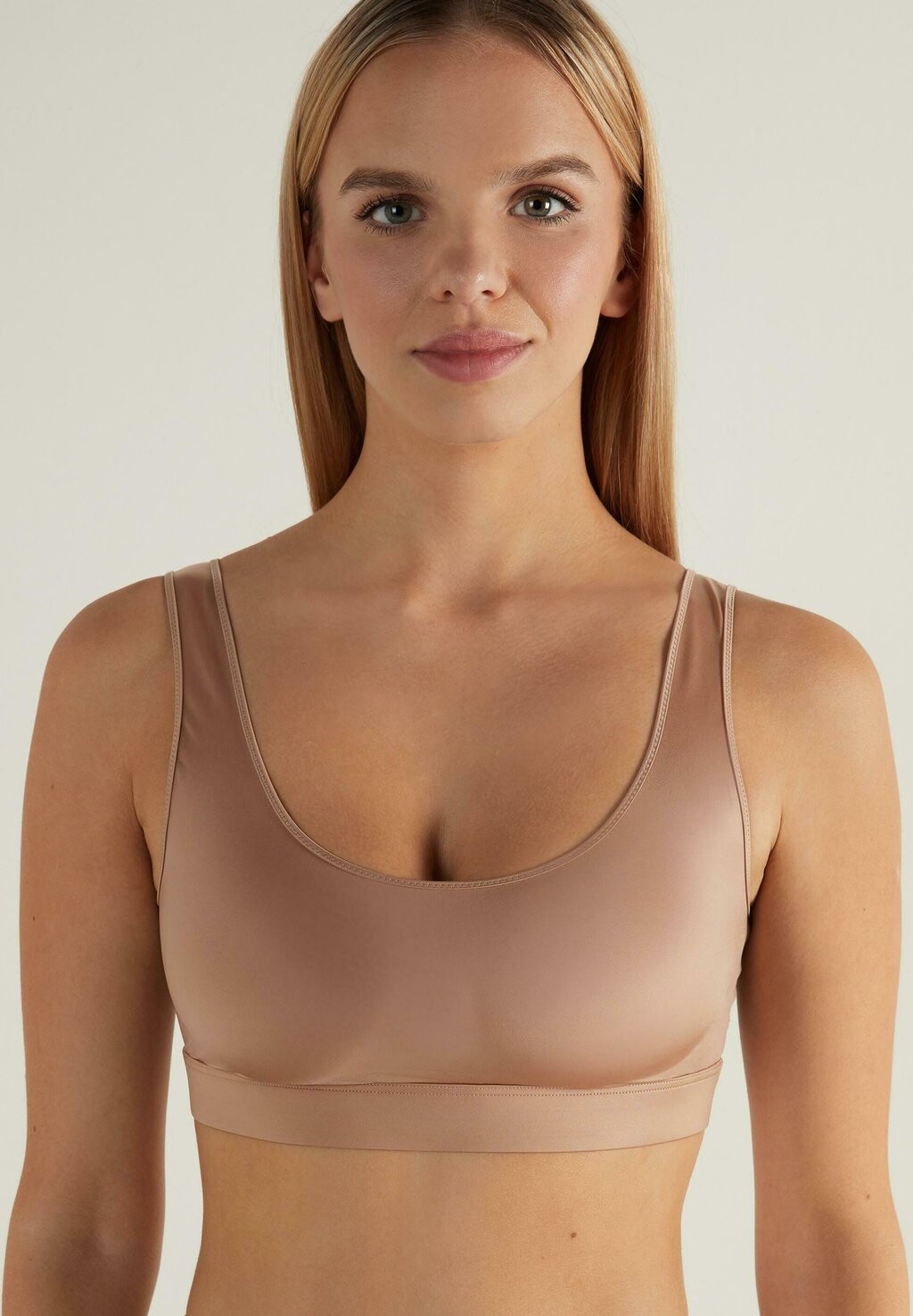 

Топ ULTRALIGHT SHAPING Tezenis, нюдовый