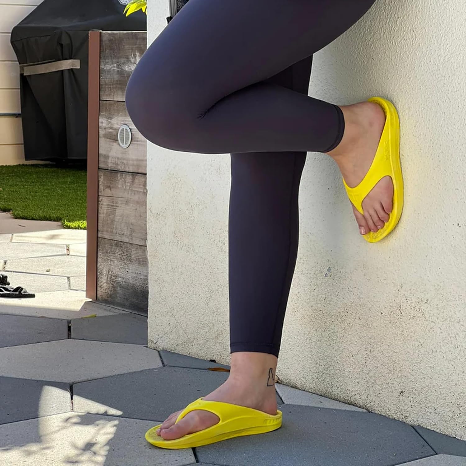 Сандалии Telic Energy Flip Flop - комфортная обувь для мужчин и женщин, желтый — фото 4