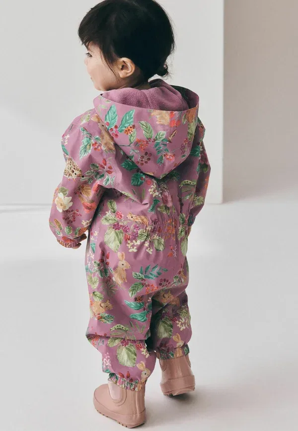 Комбинезон для прогулок Regular fit waterproof printed puddlesuit Next, цвет ягодный розовый с цветочным принтом — фото 3