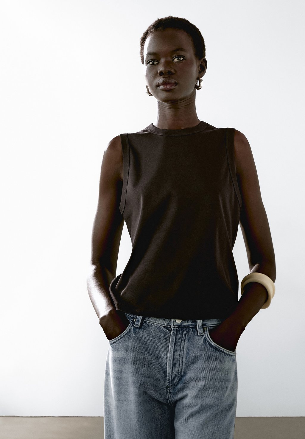 

Топ SLEEVELESS Massimo Dutti, охра