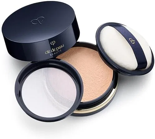 Тональная пудра Shiseido Cre de Pouote 2 Light Medium 24 г