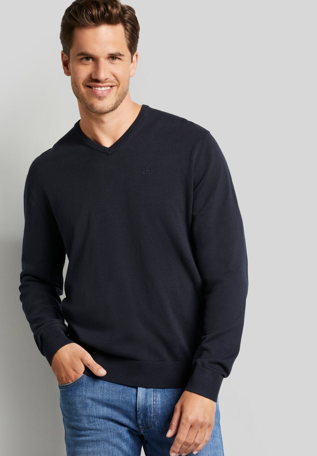 

Вязаный свитер V-NECK bugatti, цвет marine