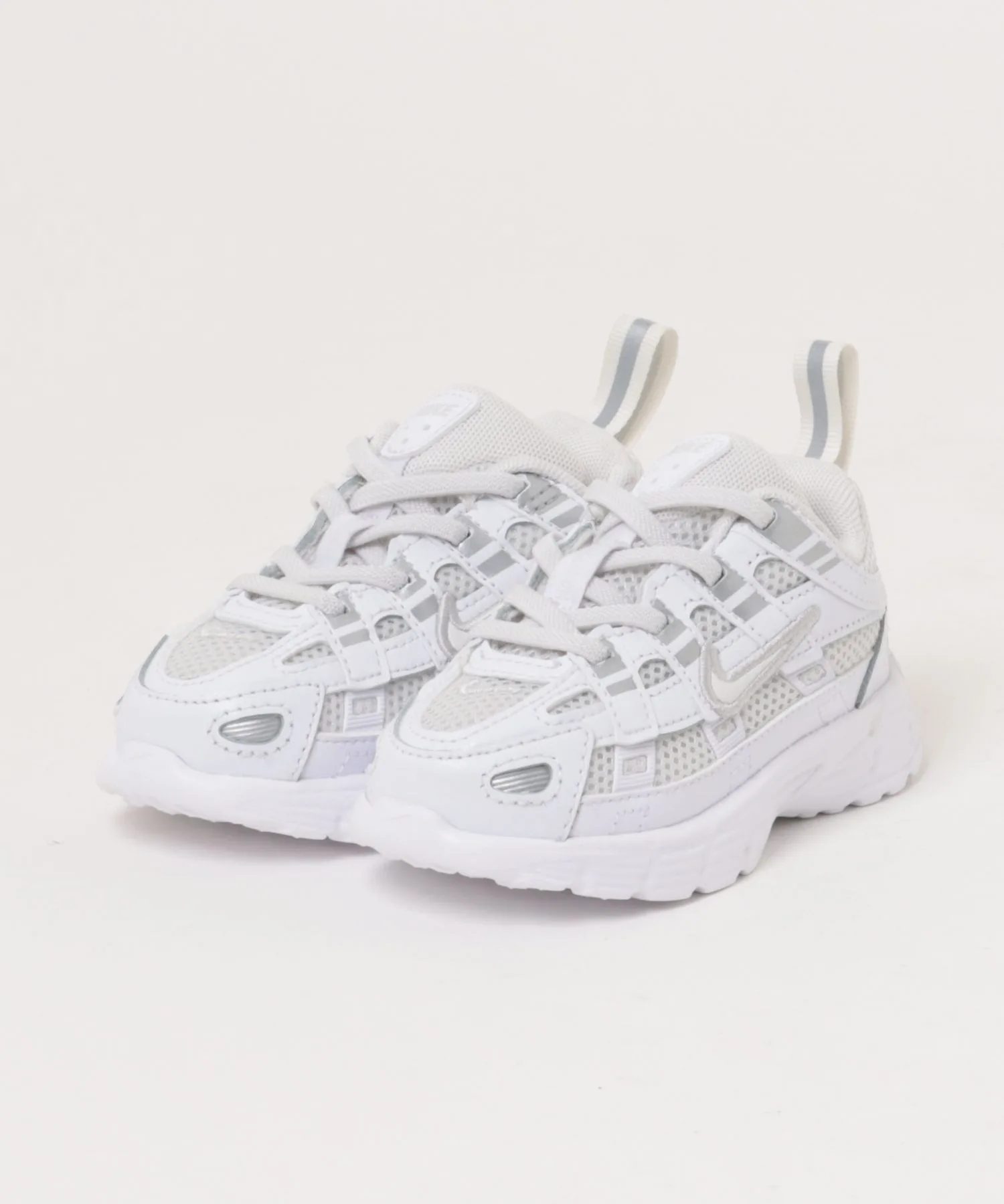 Детские кроссовки ретро-дизайн P-6000 TD NIKE белые