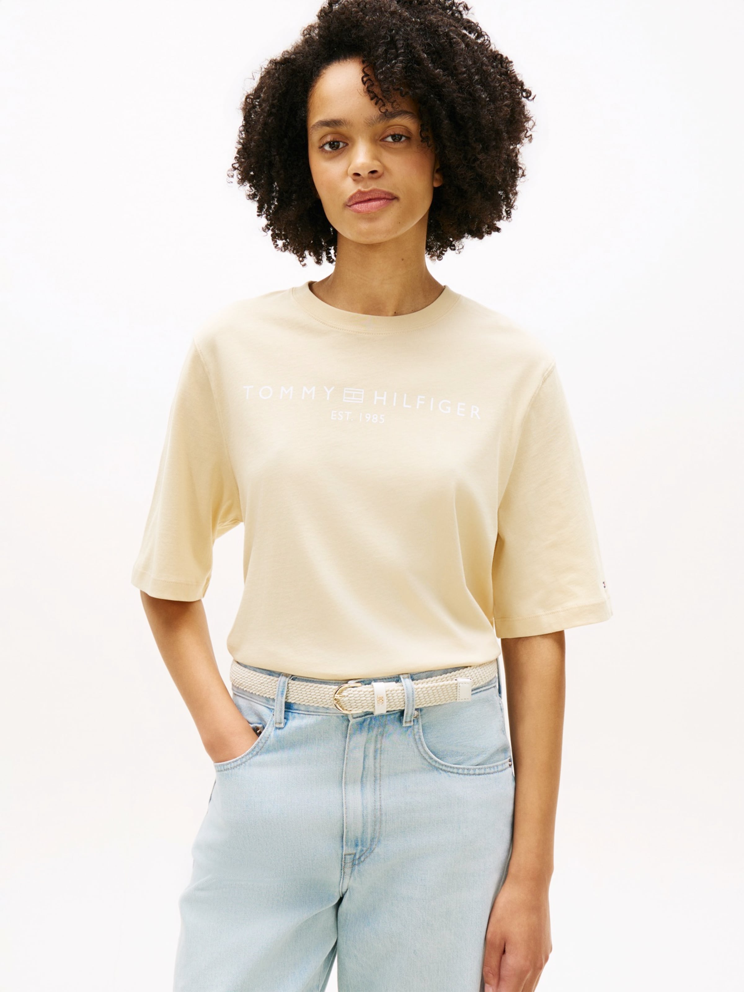 TOMMY HILFIGER Футболка в цвете шамуа — фото 2