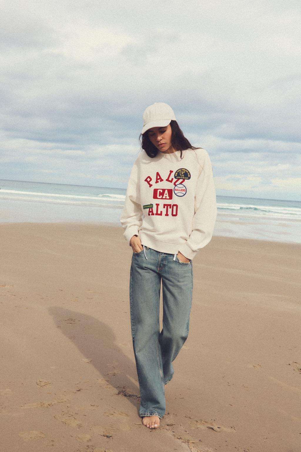 

Толстовка с нашивками ZARA, белый