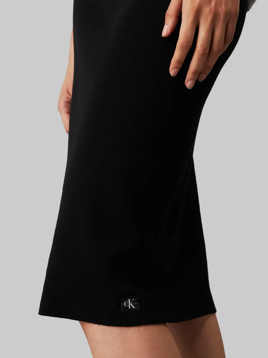 Юбка из джерси Calvin Klein Jeans "WOVEN LABEL SWEATER SKIRT" с нашивкой-логотипом, черный — фото 3