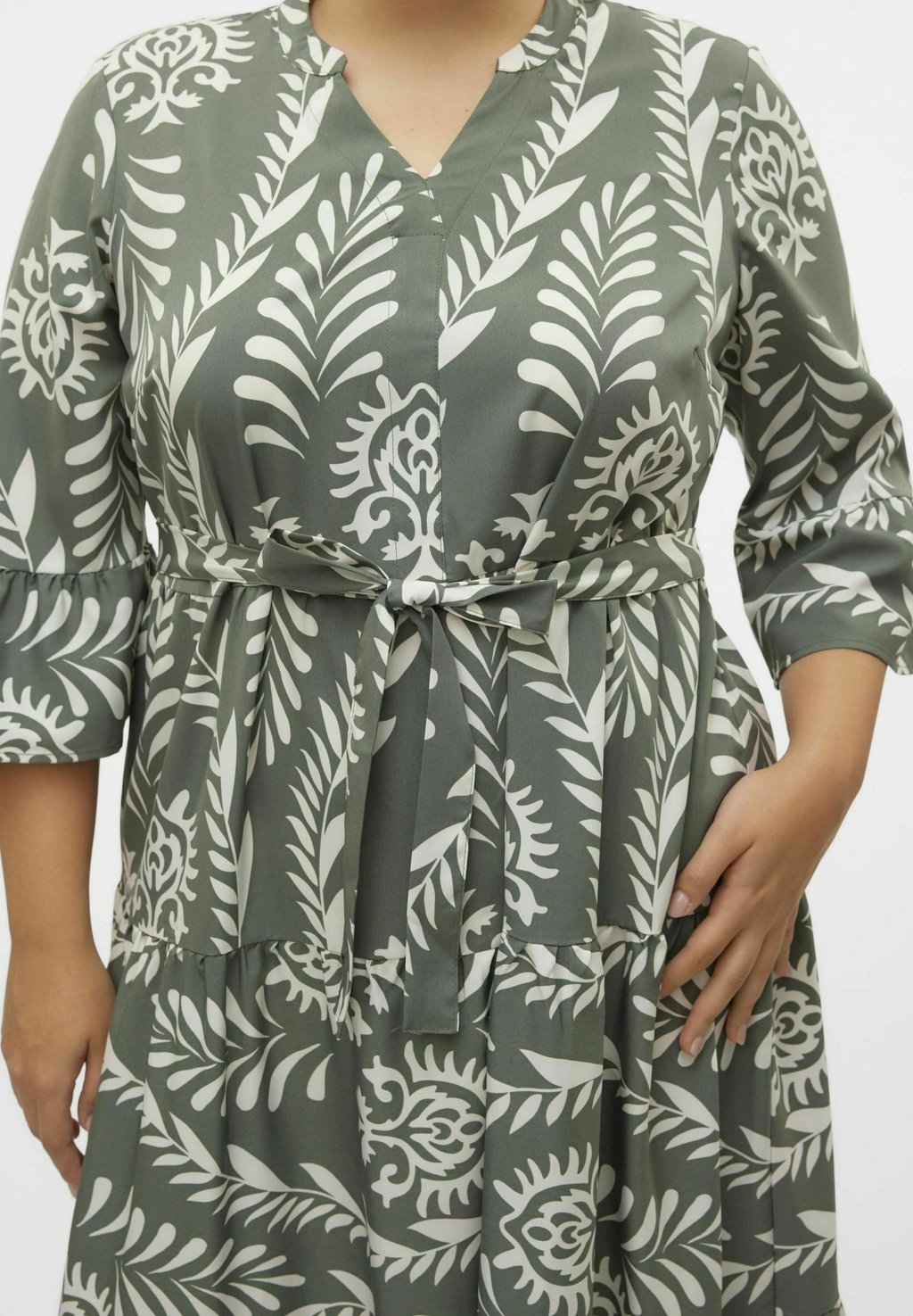 

Платье макси VMZERA Vero Moda Curve, цвет Mottled Green