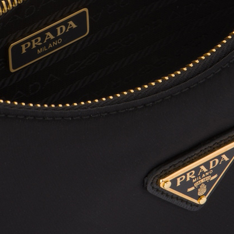 Re Edition Переработанный Нейлон Мини Сумка на Одно Плечо Женская Черная PRADA — фото 4