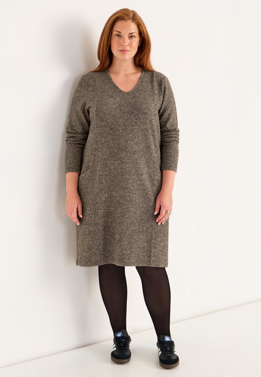 

Платье Cellbes of Sweden Jumper dress, Nougat Melange/Light Brown