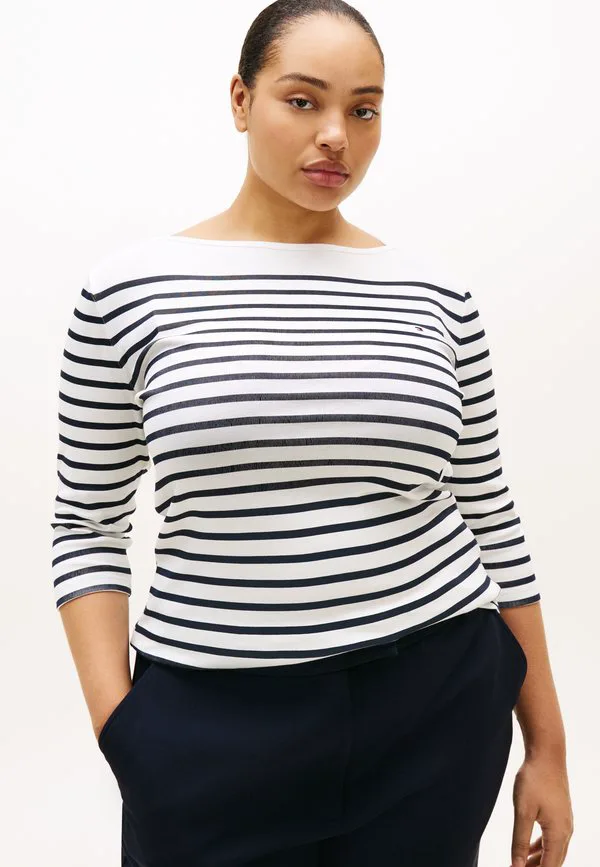 

Футболка с изогнутым вырезом-лодочкой, рукавами три четверти, длинными рукавами. Tommy Hilfiger Curve, Ecru/Dark Night Navy Stripe, Синий, Футболка с изогнутым вырезом-лодочкой, рукавами три четверти, длинными рукавами. Tommy Hilfiger Curve, Ecru/Dark Nig