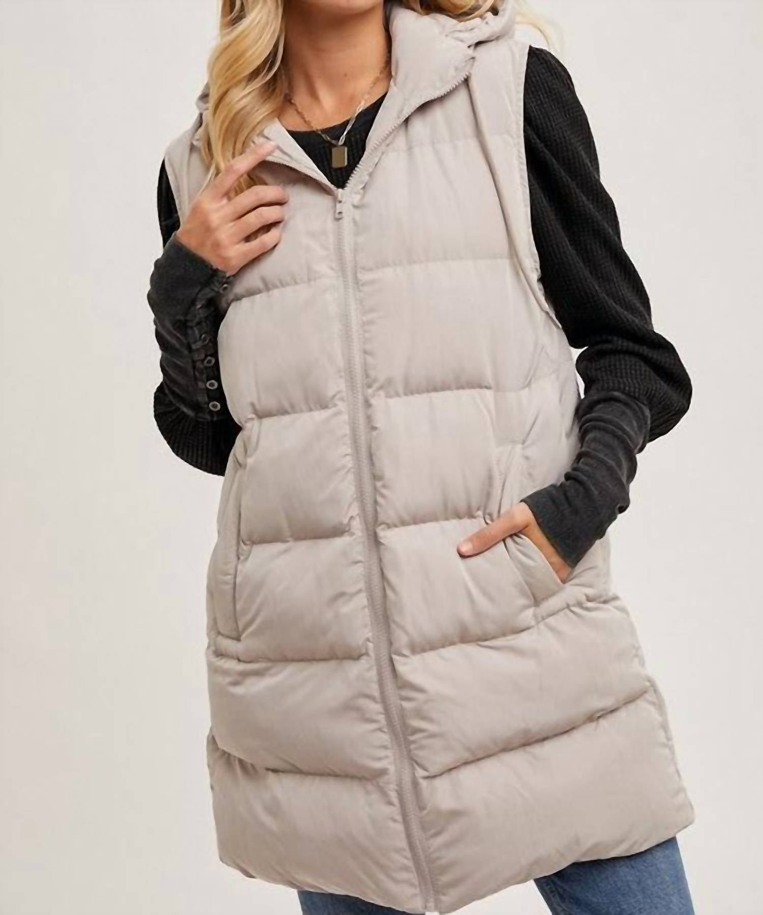 

Длинный пуховик-жилет бежевого цвета BluIvy