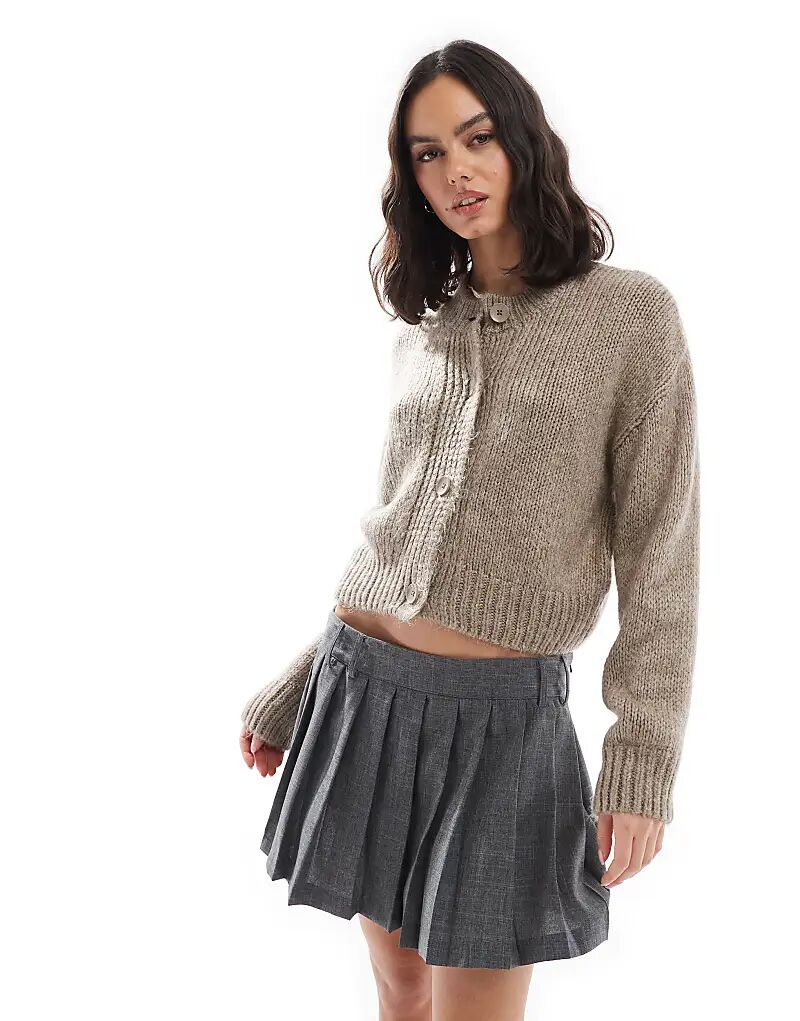 

Кардиган свободной вязки с круглым вырезом цвета мокко ASOS DESIGN
