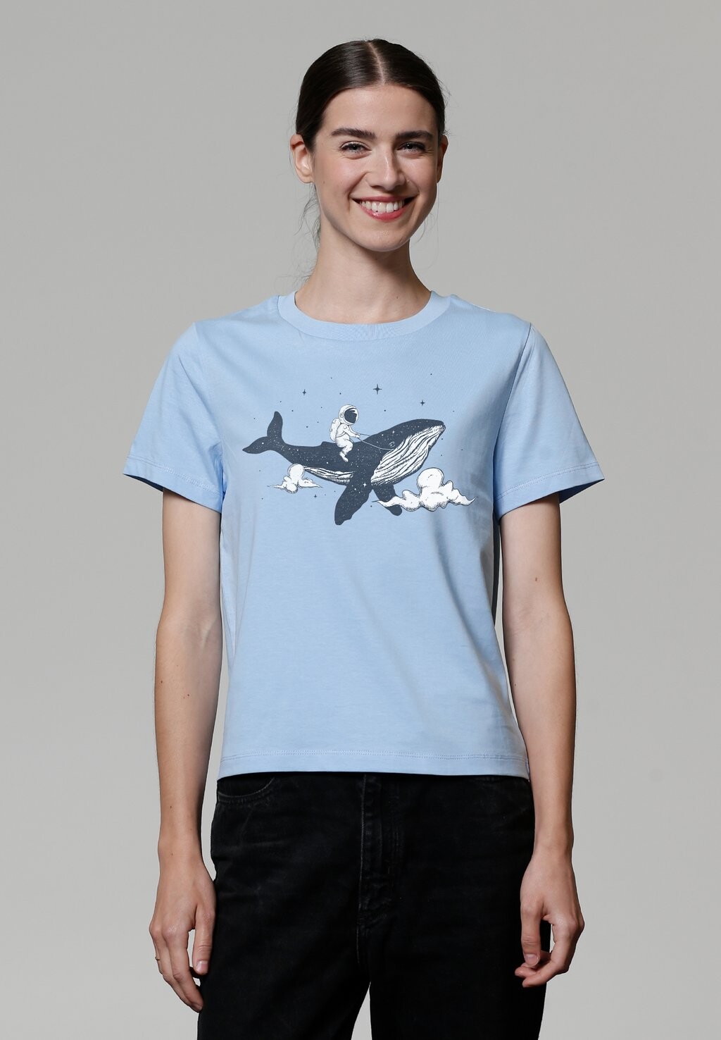 

Футболка с принтом SPACEWHALE watapparel, светло-голубой