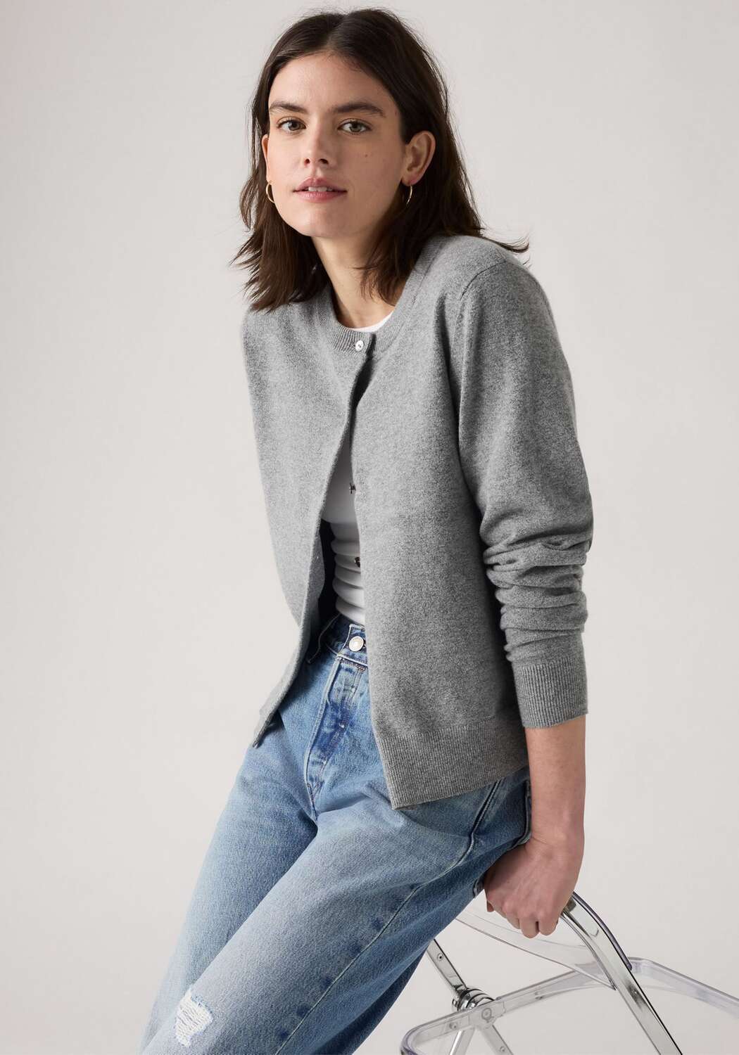 LEVI'S  Вязаный кардиган 'Supersoft Crewneck Cardigan' в сером цвете — фото 3