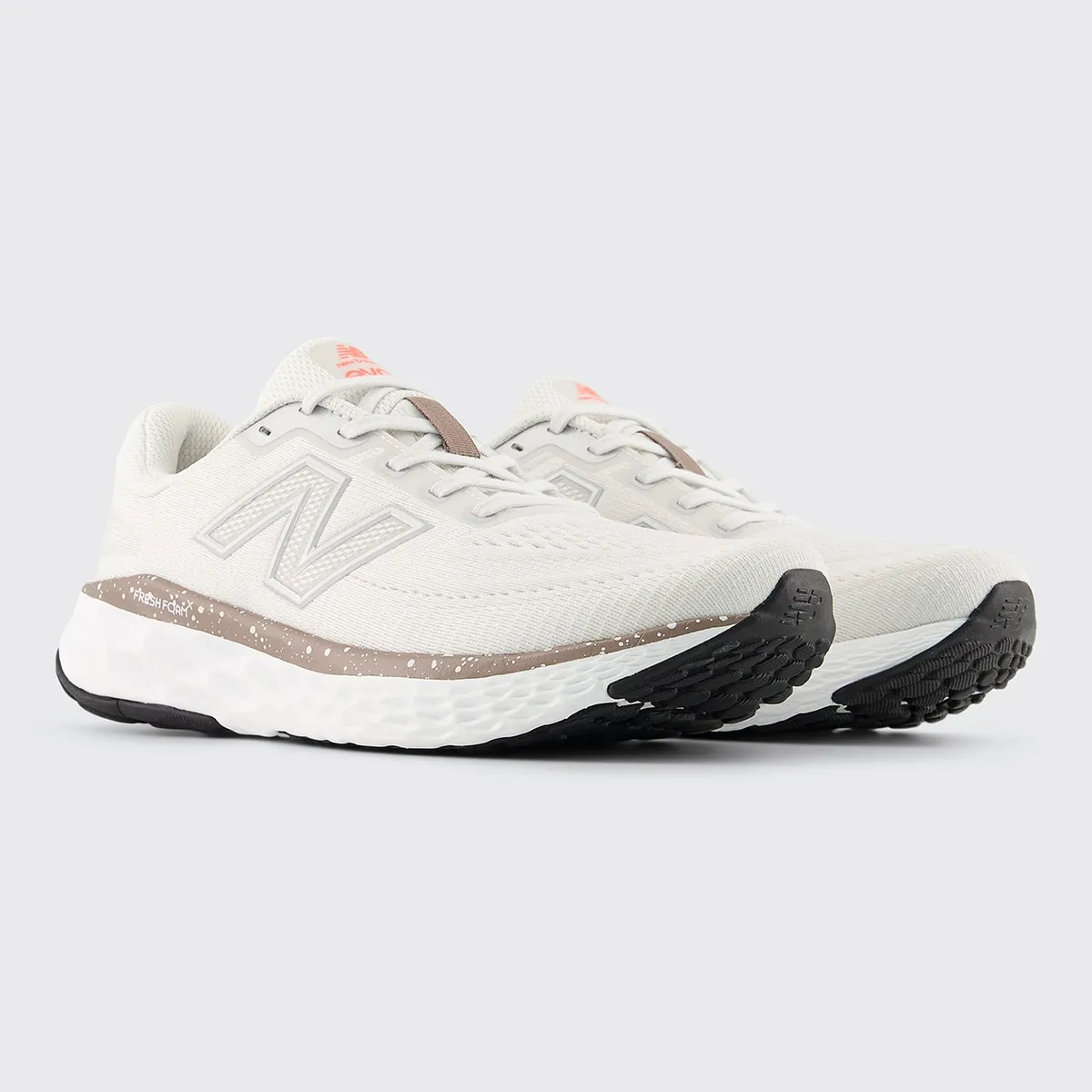 Беговые кроссовки для женщин Fresh Foam X Evoz v4 New Balance, светло-бежевый — фото 2