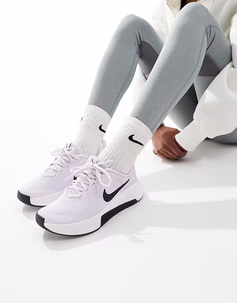 Кроссовки Nike Training MC 3 сиреневого и белого цвета