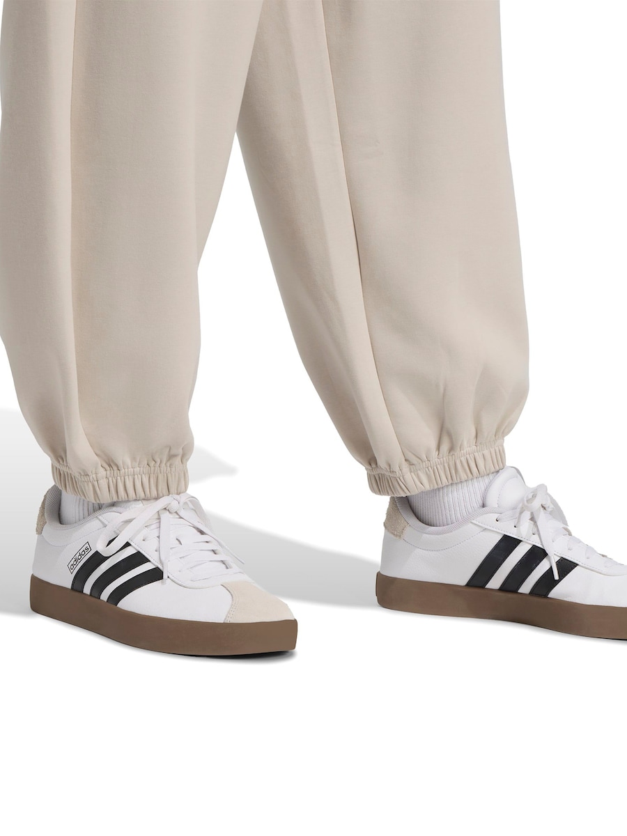 Зауженные спортивные брюки ADIDAS SPORTSWEAR Soft Luxe, серо-коричневый — фото 4
