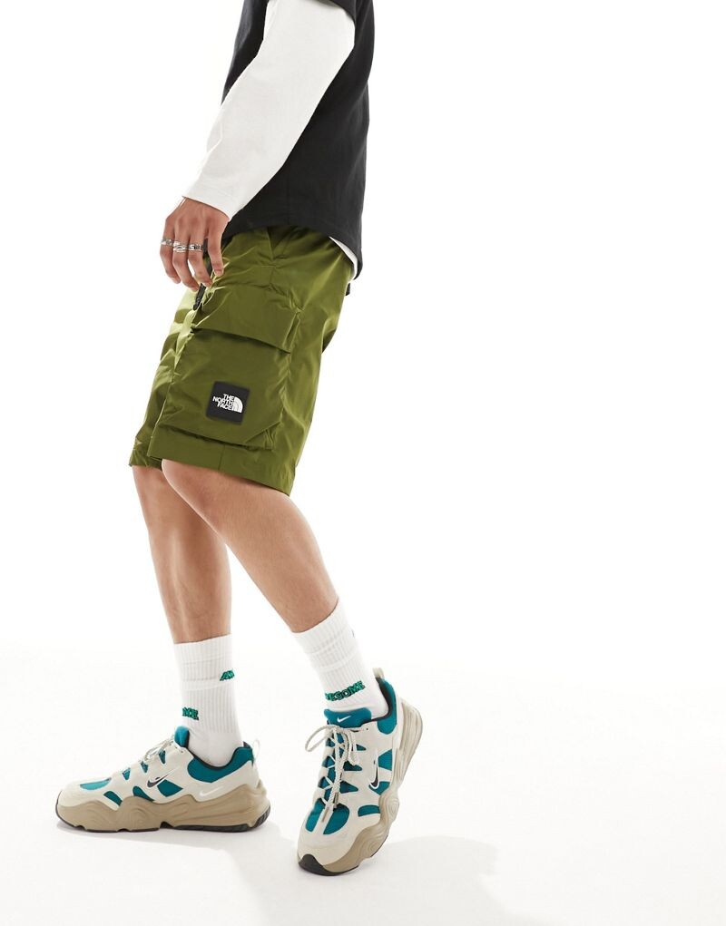 

The North Face - NSE - Оливковые шорты карго с поясом