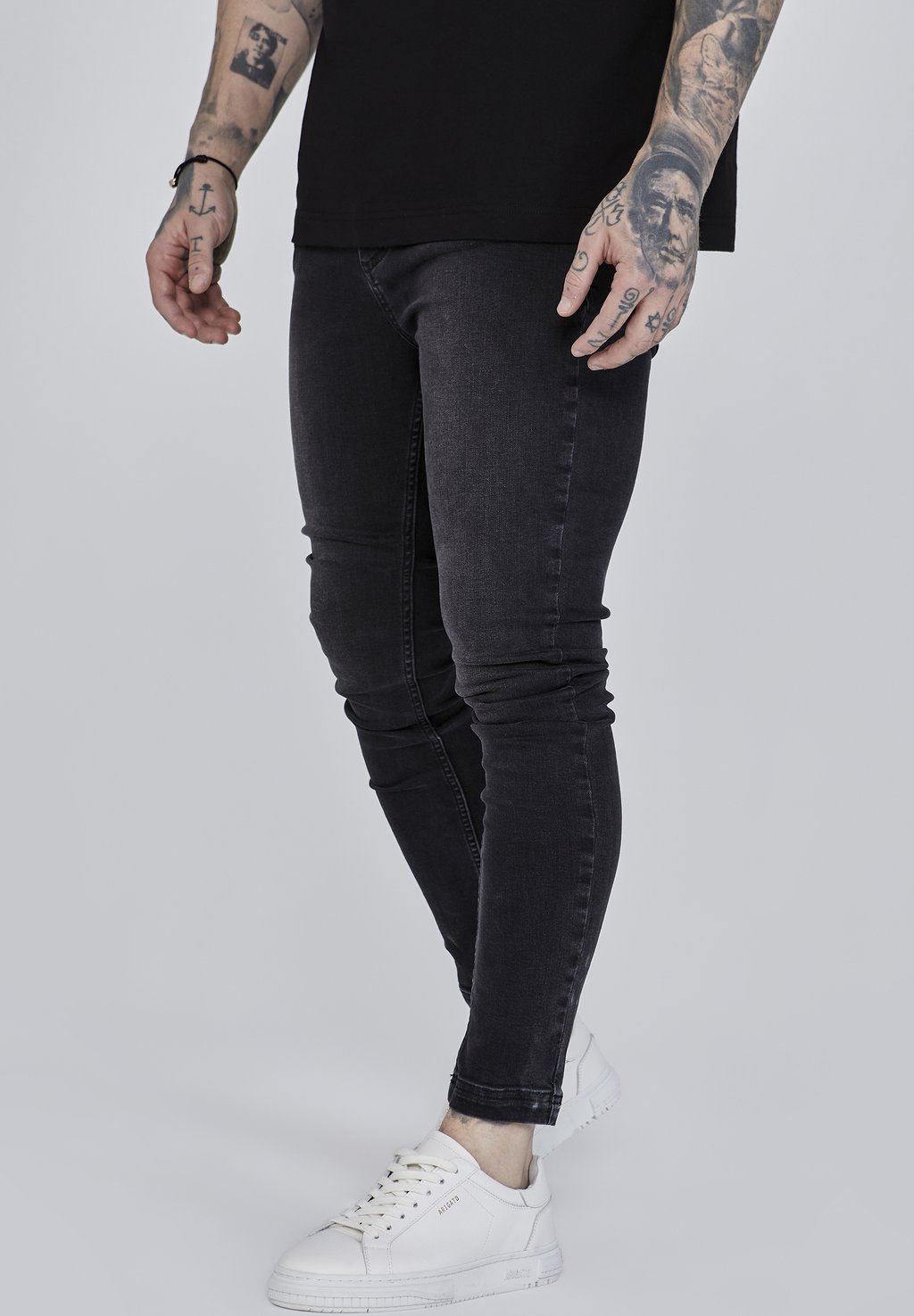 

Джинсы скинни SIKSILK, черный