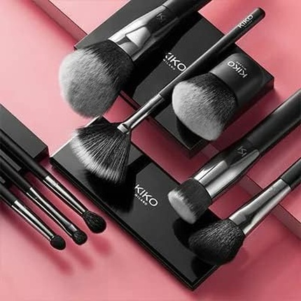 Face 05 Круглая кисть для тональной основы с плоским верхом, синтетическая Kiko Milano — фото 3